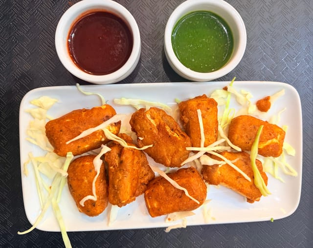 Paneer Pakoda (6pc.).